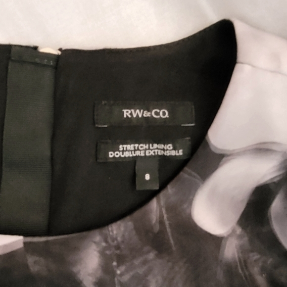 Gorgeous RW&CO floral cocktail dress with pockets - Picture 4 of 5